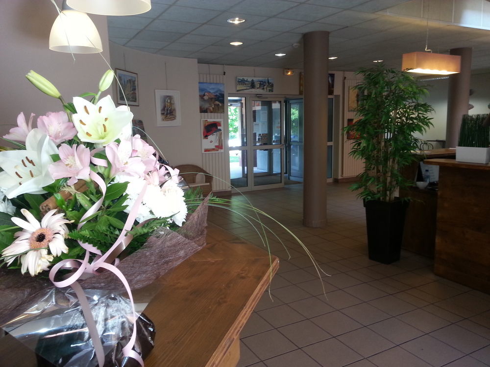 Auberge De Jeunesse Hi Bordeaux-Blanquefort - Ex Otellia ภายนอก รูปภาพ