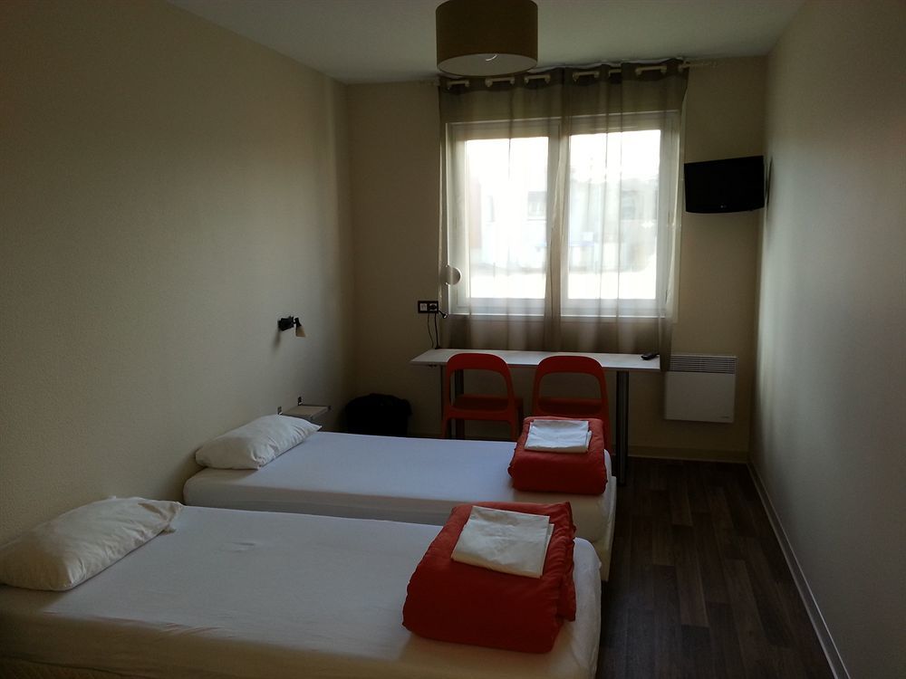 Auberge De Jeunesse Hi Bordeaux-Blanquefort - Ex Otellia ภายนอก รูปภาพ