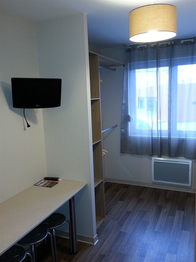 Auberge De Jeunesse Hi Bordeaux-Blanquefort - Ex Otellia ภายนอก รูปภาพ
