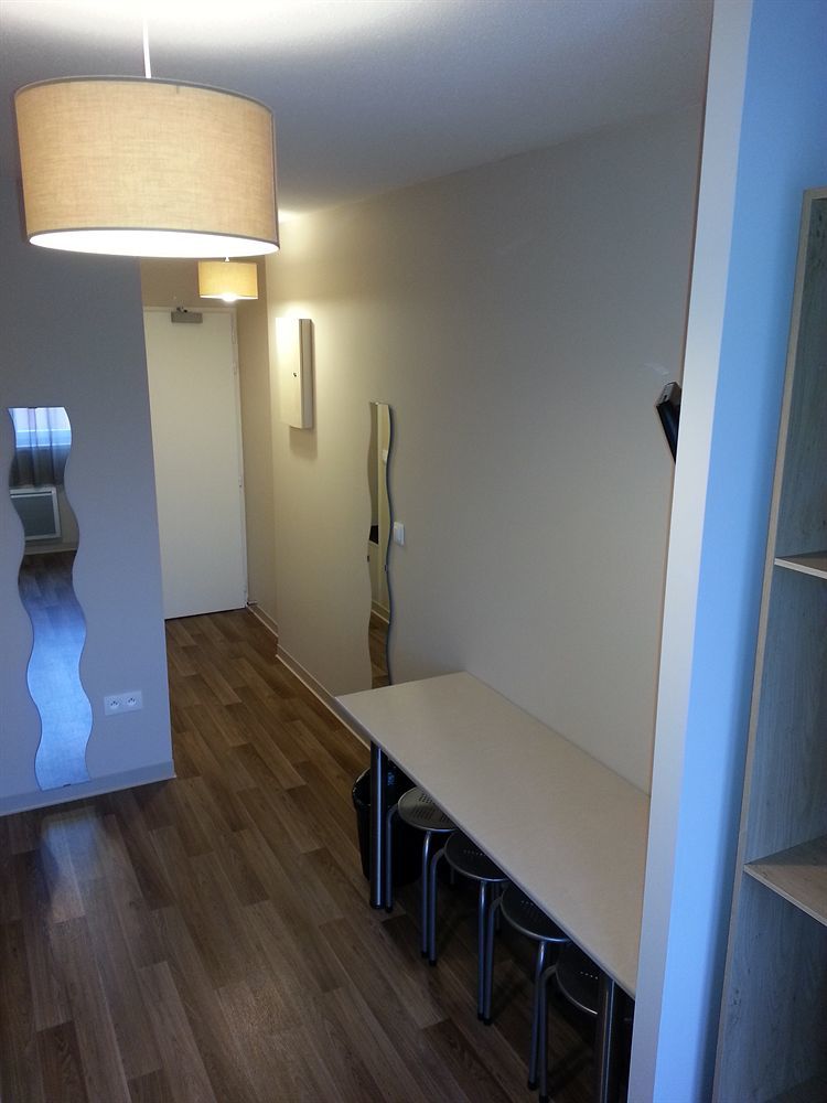 Auberge De Jeunesse Hi Bordeaux-Blanquefort - Ex Otellia ภายนอก รูปภาพ