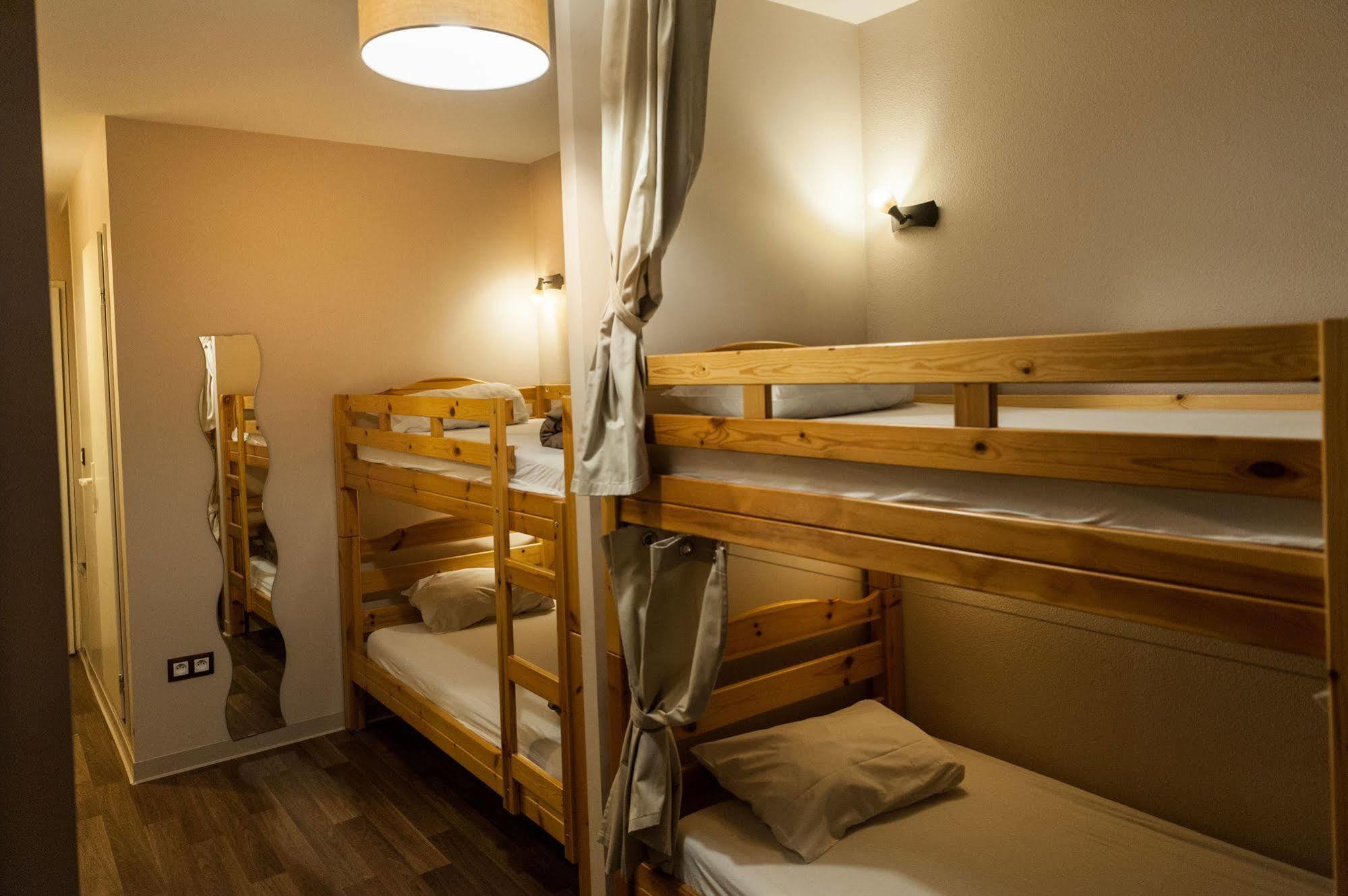 Auberge De Jeunesse Hi Bordeaux-Blanquefort - Ex Otellia ภายนอก รูปภาพ