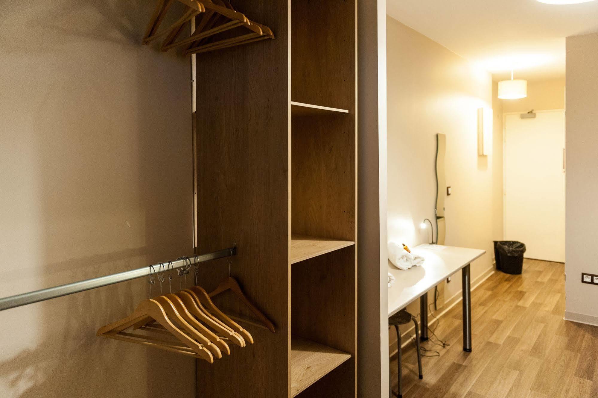 Auberge De Jeunesse Hi Bordeaux-Blanquefort - Ex Otellia ภายนอก รูปภาพ